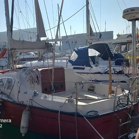 보트호텔 Barco El Viento 산트 아드리아 데 베소스